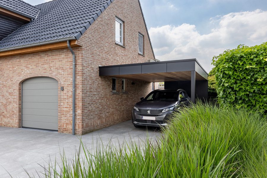 Aanbouwcarport in hout en volkern